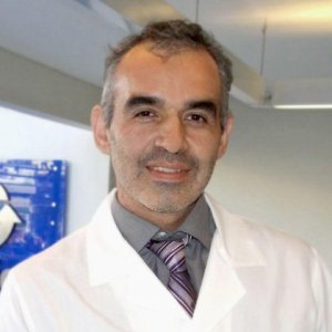 Dr. Victor Araya Carcamo