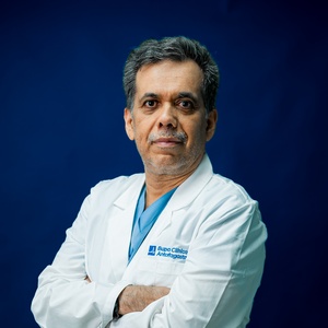 Dr. Ángel Gallegos Freire