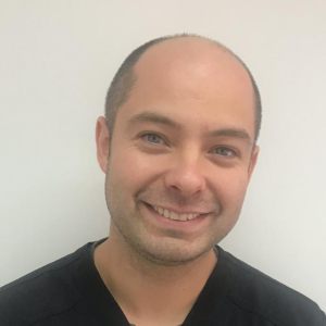 Dr. Víctor Méndez Valdes