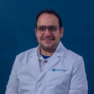 Dr(a) Ricardo Barrios Serrano